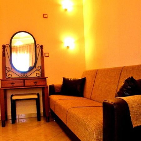 George Studios Skala Potamia  Luaran gambar