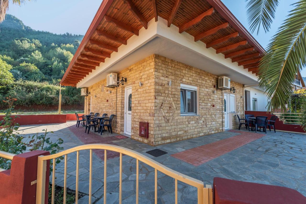 George Studios Skala Potamia  Luaran gambar